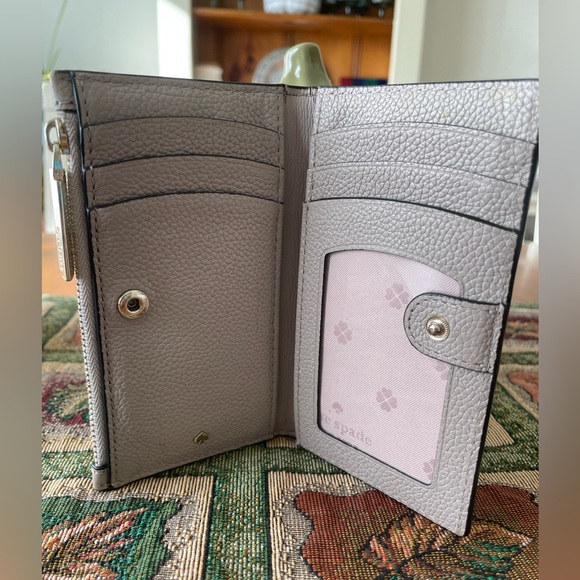 Kate ♠️ Spade small bifold Leila wallet - Picture 2 of 4